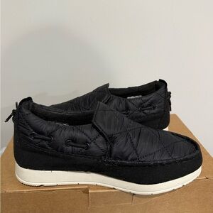 Almost new  Sperry quilted shoe slippers black sz 7 ladies